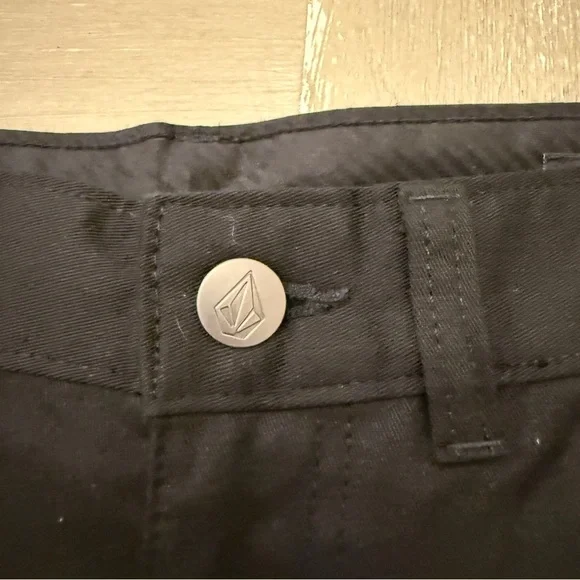 Volcom Boys 28 or size 16 Black Shorts for school - Picture 5 of 10